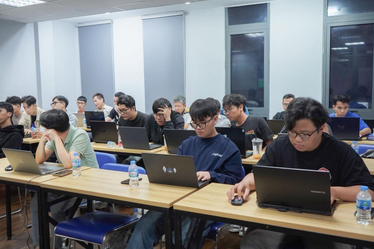 Khi AI có thể viết code, lập trình viên tương lai cần giỏi điều gì?